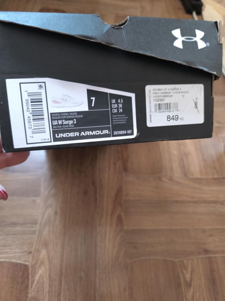 Дамски маратонки Under Armour