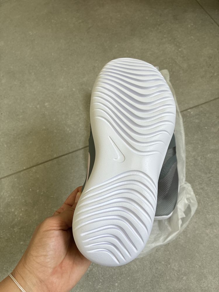 Adidasi nike flexrunner