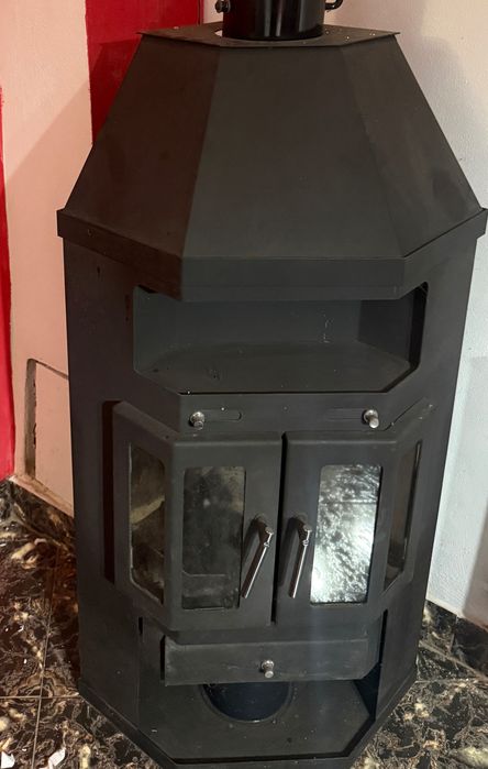 Vând șemineu metalic