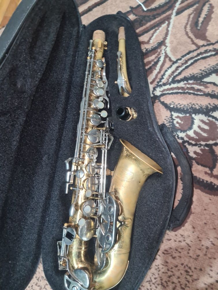 Vând saxofon alto Selmer Bundy  seria 2