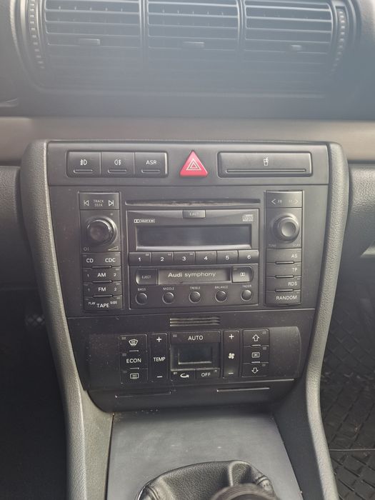 Продавам  СД,радио,касетофон - audi symphony за А4 Б5-2000г