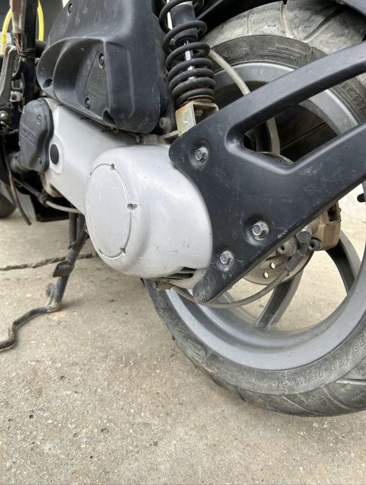 Vând scuter Piaggio Nrg