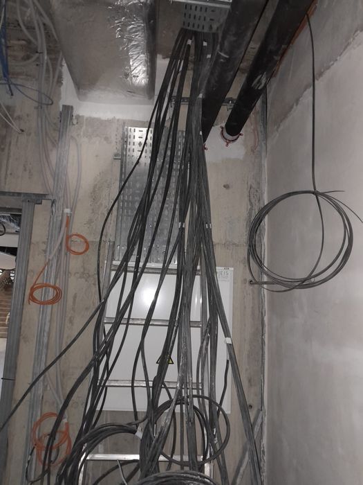 Професионални електроуслуги от лицензиран електротехник