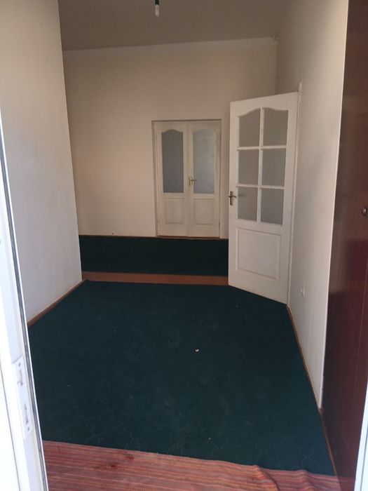 6 sotixli namunali uy sotiladi.