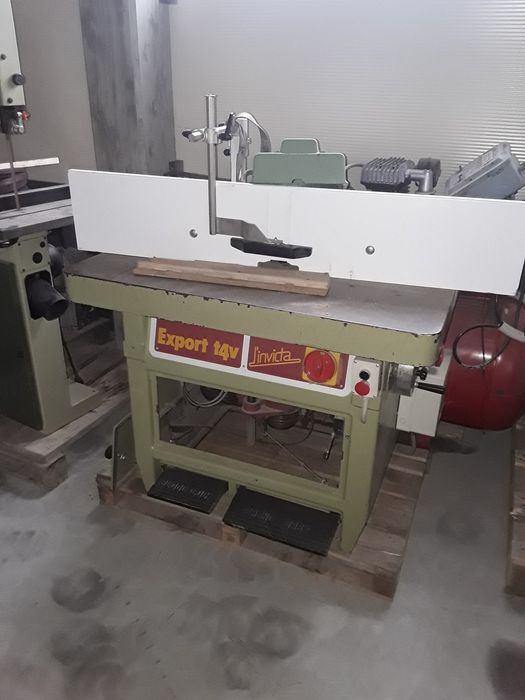 Vand masini pentru prelucrarea mobilierului