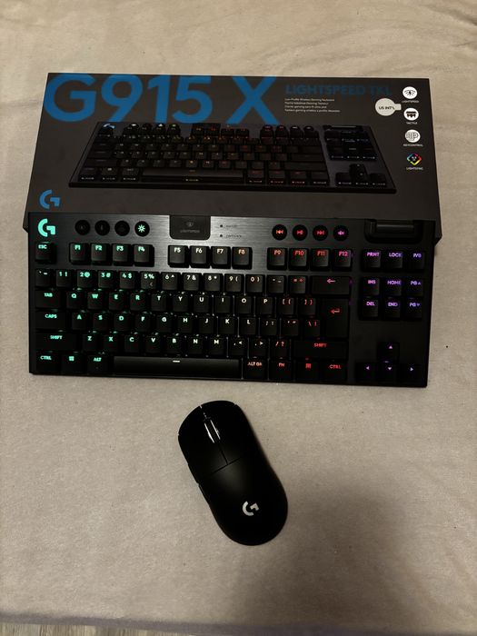 Logitech g915x tkl si logitech pro x superlight 2 se