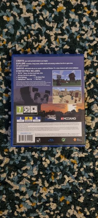 Vând joc minecraft  ps4...