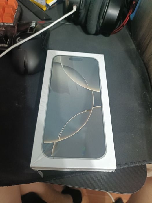 iPhone 16 pro max 512gb natural titanium