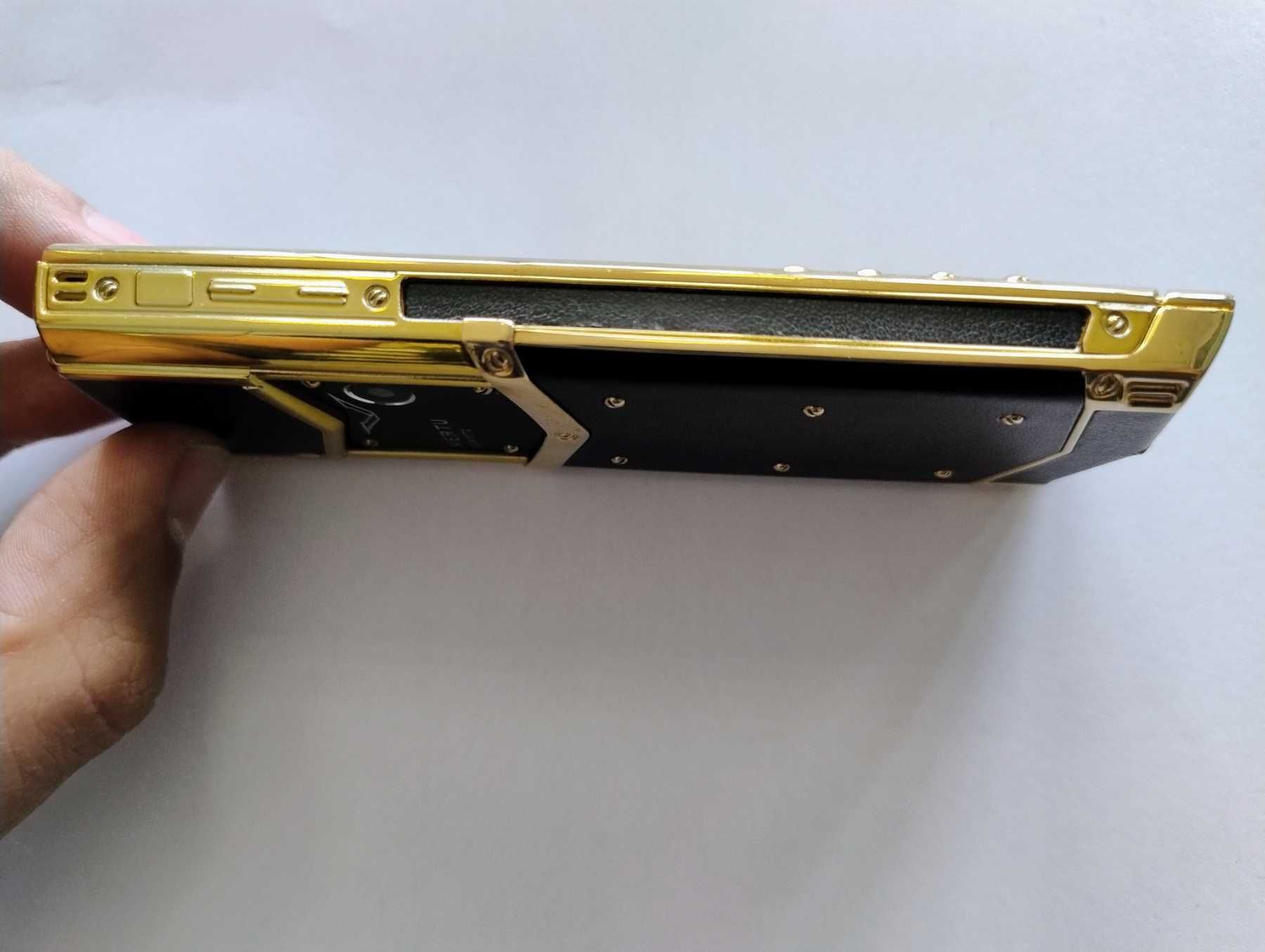 Мобилен телефон VERTU