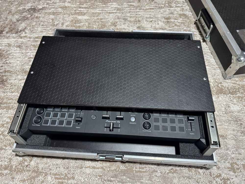 Контролер Pioneer DJ DDJ-FLX4 + CASE