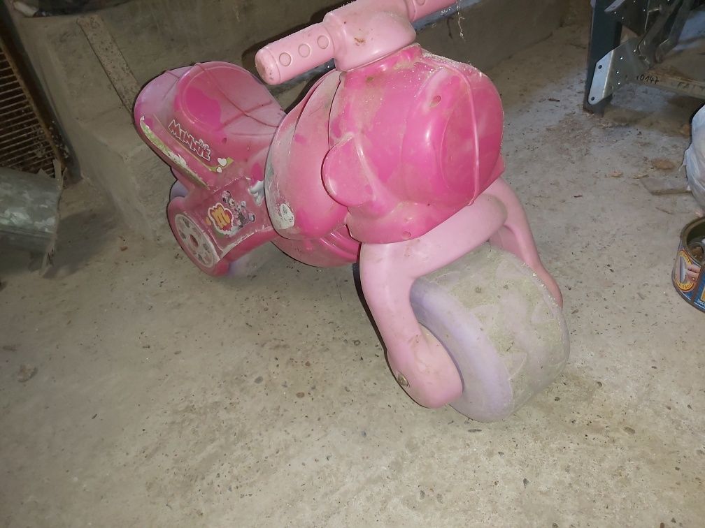 Vând motoretă electrica