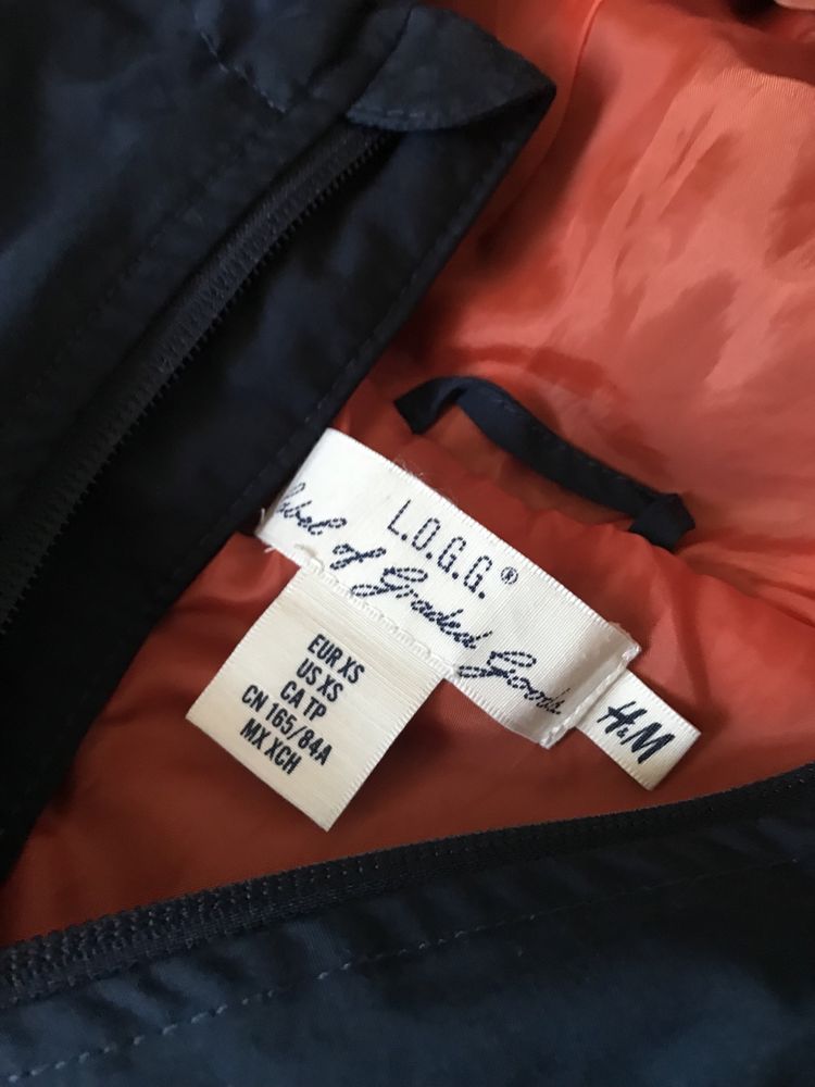 Памучно яке със качула и преден джоб със цип размер М