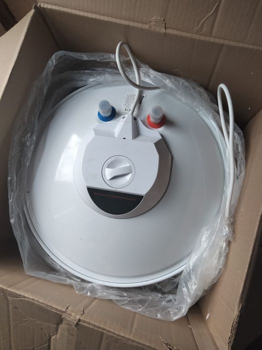 Водонагреватель  Аристон