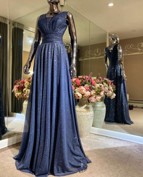 Шикарное вечернее платье