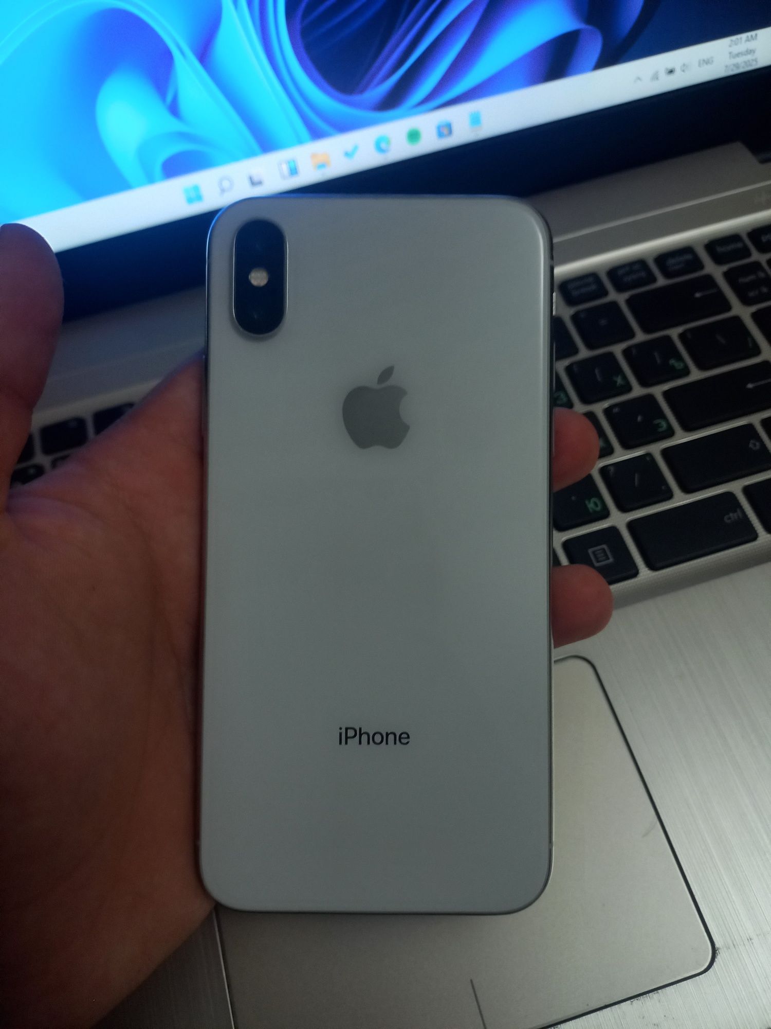 iPhone   X    LLA