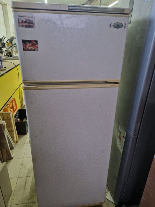 Продам холодильник