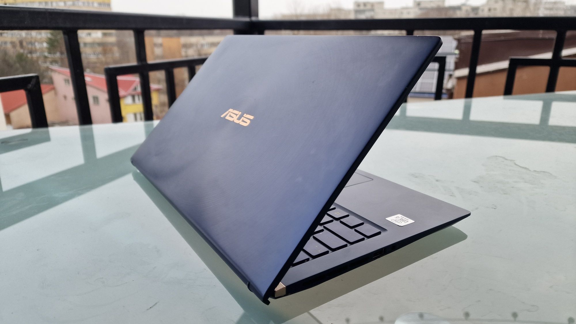 Laptop Asus Zenbook UX533F_I5 10210U, SSD 512GB, IPS 15.6"_Full Metal_