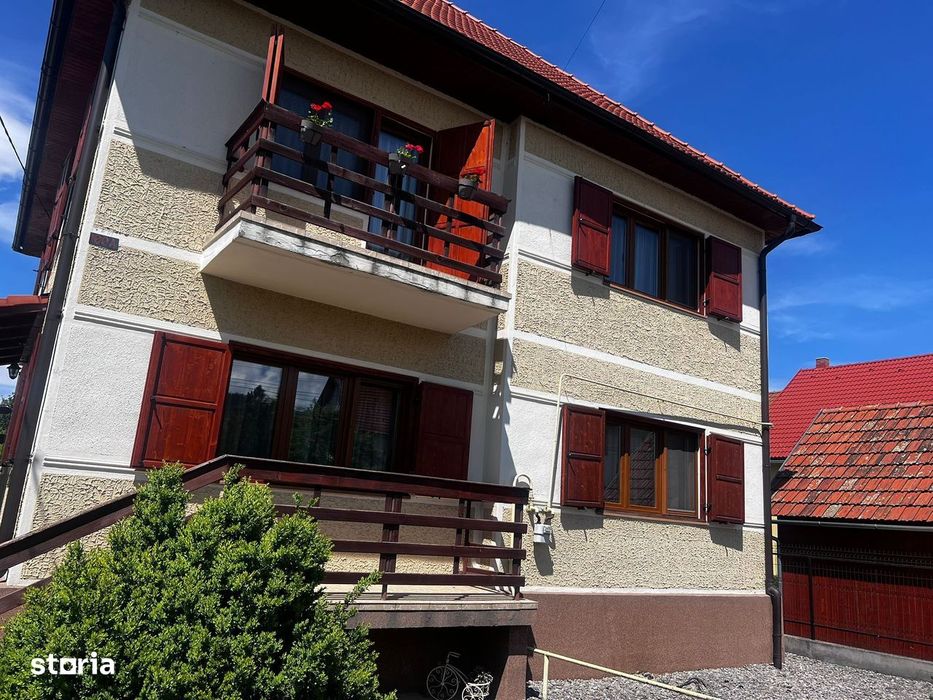 Casă de vânzare în Covasna - complet renovată, mobilată și utilată!