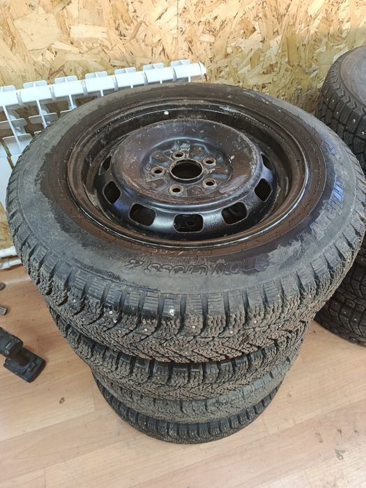 Тойота Карина Е калдина ексив 5 на 100 Р14 шины 175 70