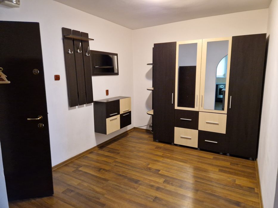 Închiriere apartament 2 camere, mobilat modern, cu centrală și AC