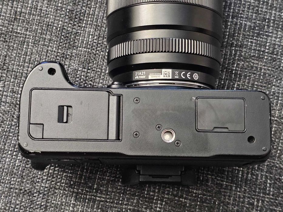 Fujifilm X-T4, 3 батерии, зарядно и 2 SD карти Самсунг