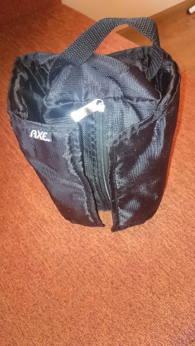 черен несесер козметичен