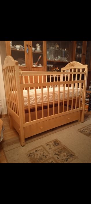 Детская кроватка