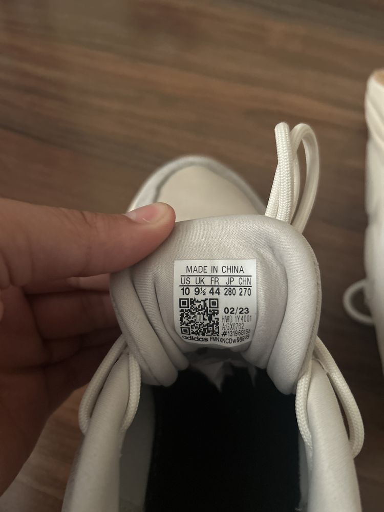 Adidas Ozelle size 44