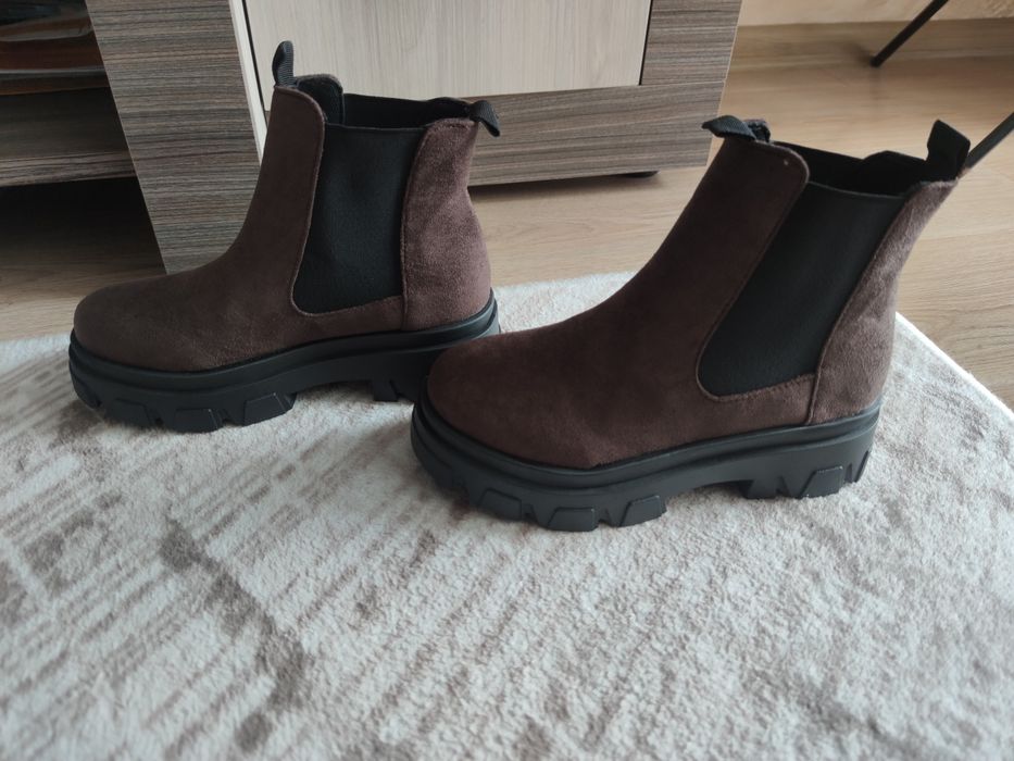 Нови велурени боти 38 номер