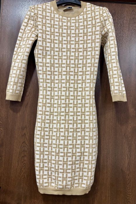 Рокля Elisabetta Franchi