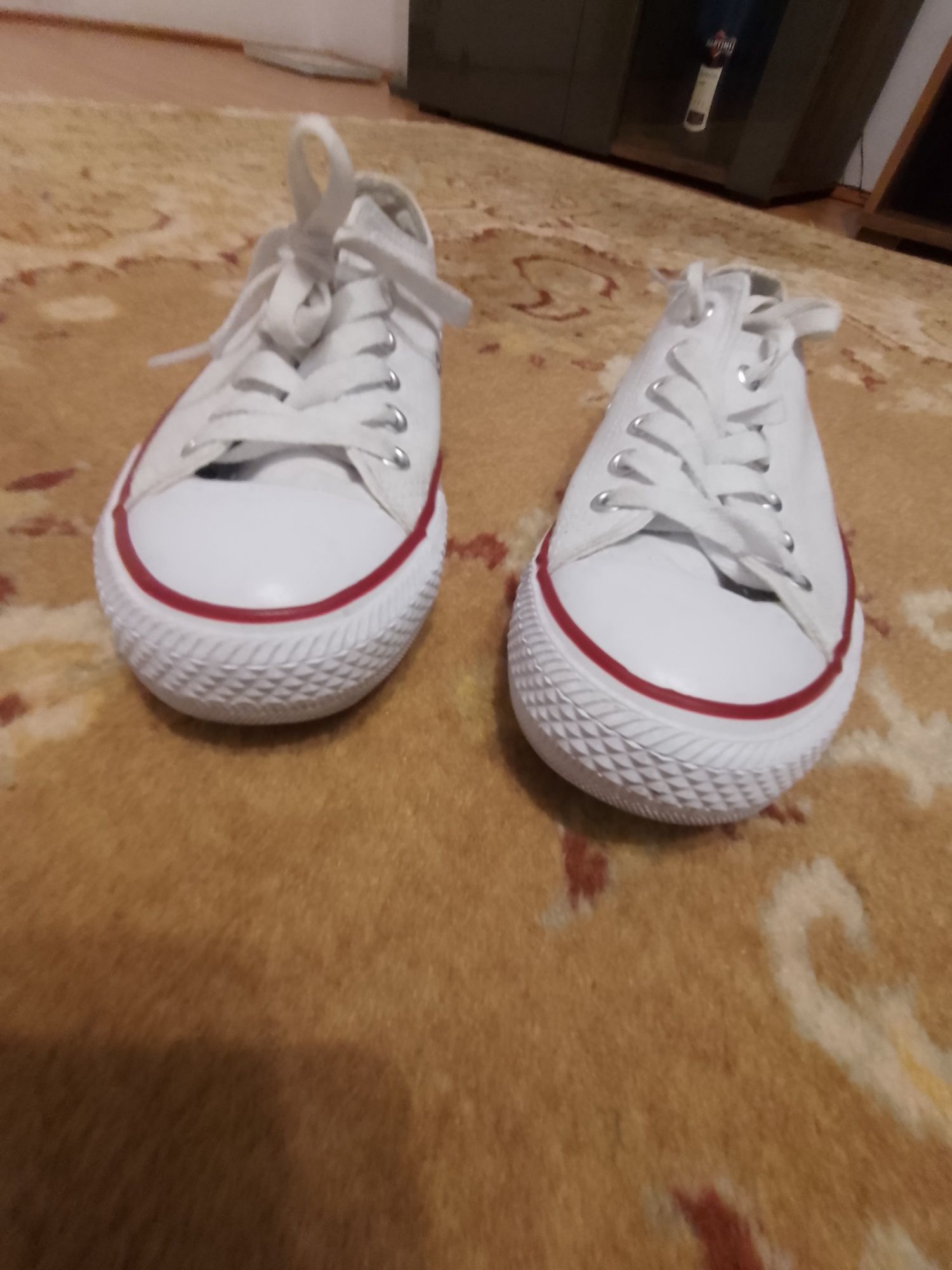 Vând o pereche de Tenis model WAY by Beppi