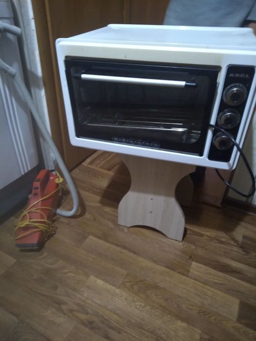 Продам духовка  хорш.состояние
