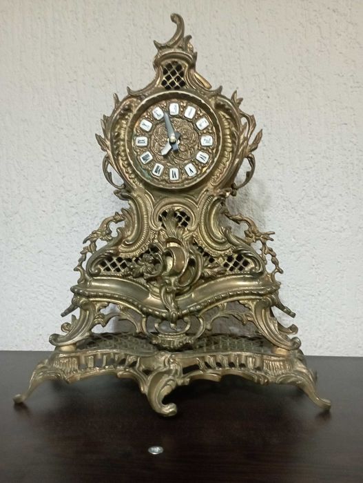 Месингов часовник и два месингови свещника
