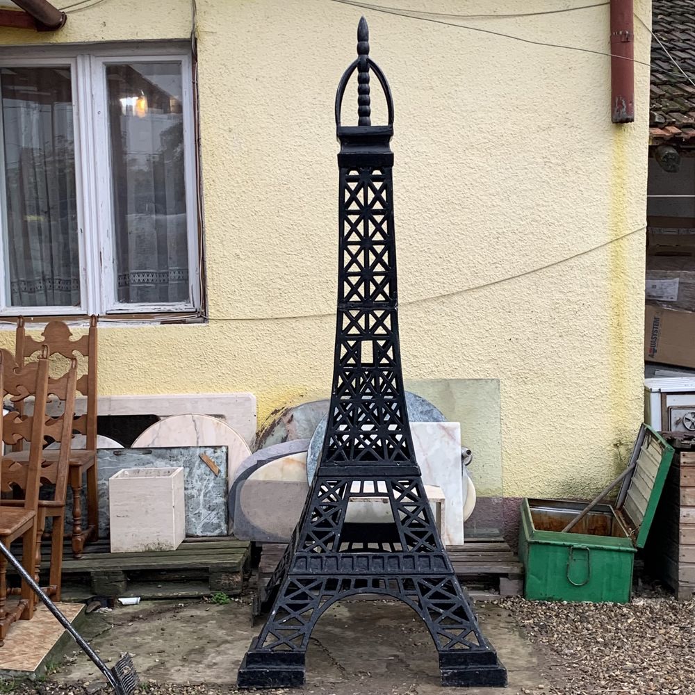 Turnul Eiffel din fier