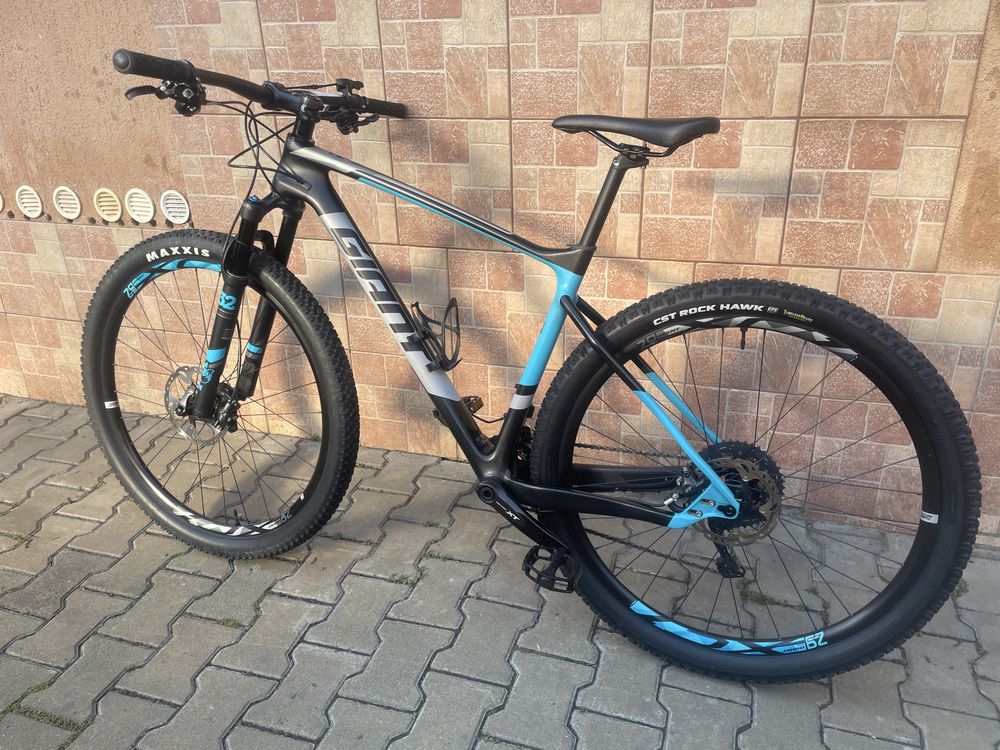 Bicicleta MTB"Giant" Carbon 29-er XT FOX Air