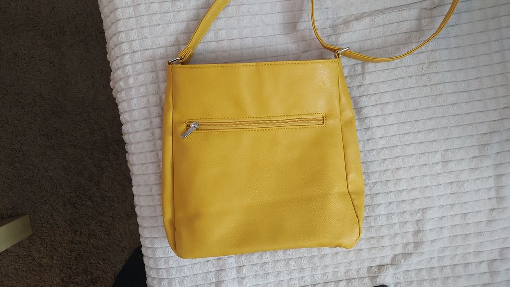 Geanta galbena de umar