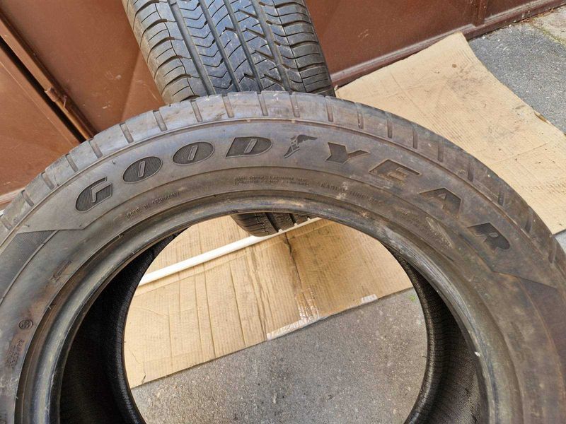 2 Goodyear R19 265/50
всесезонни гуми
DOT2317