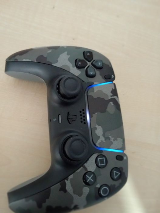 Vând 2 manete pentru ps 5 și PS 4