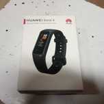 продавам смарт гривна huawei band4 модел adsb29