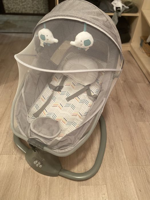 Продам шезлонг музыкальный