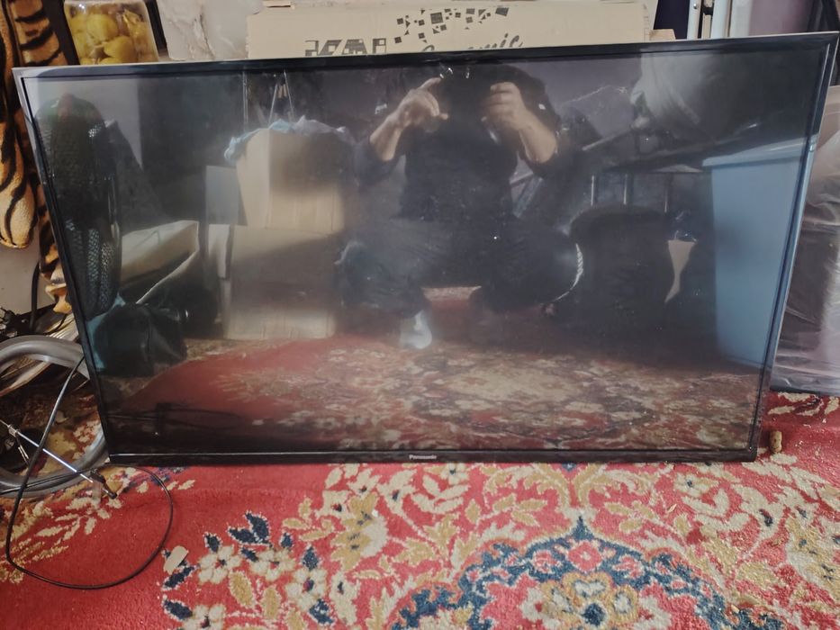 Panasonic 42 инча
