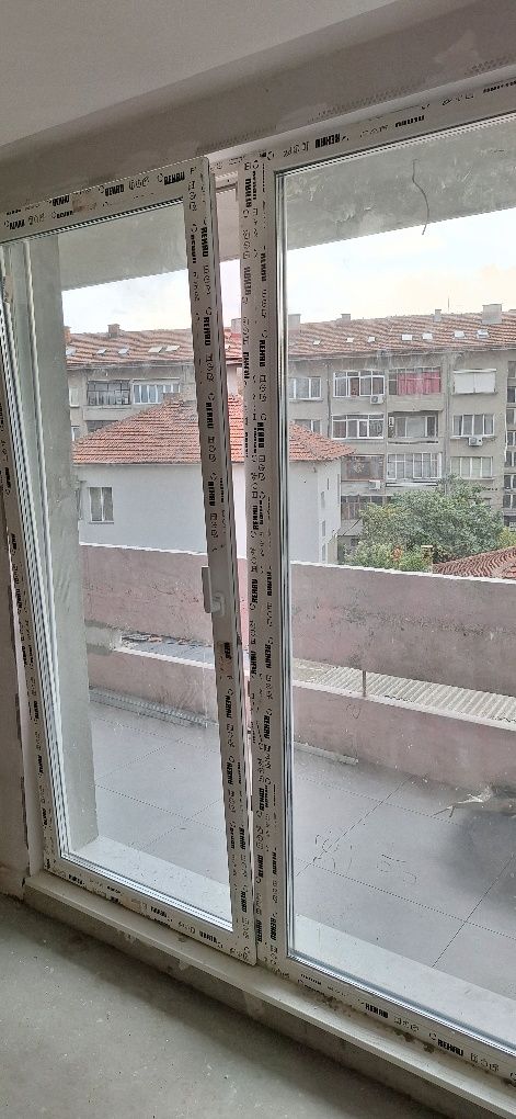 ПВЦ дограма врата и прозорец за балкон - Rehau