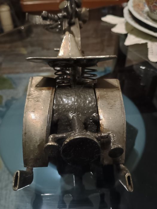 Продавам сувенир мотор