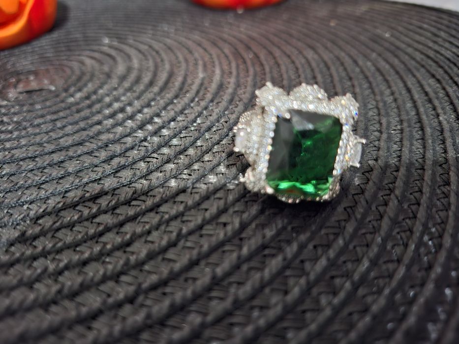 Inel cu smarald sintetic placat cu argint
