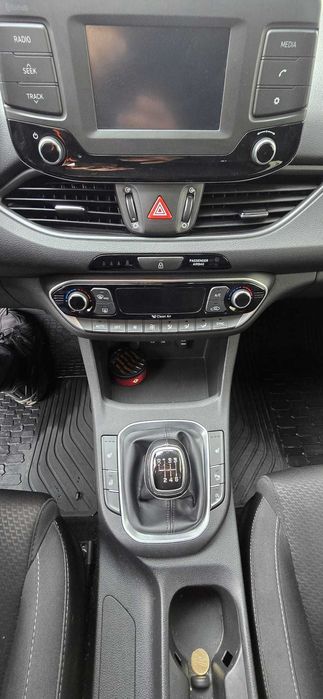 Hyundai i30 1.0 TGDI 2017 49000km prim proprietar