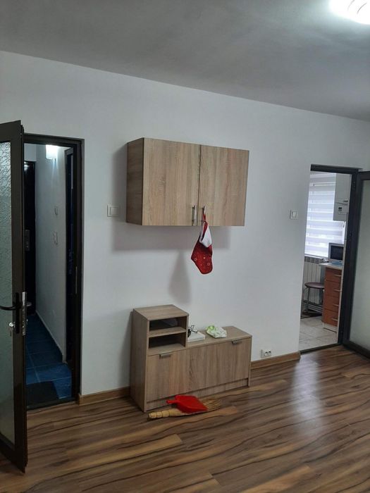 Vand garsoniera spatioasa