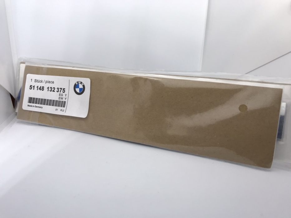 Emblema BMW M135i negru