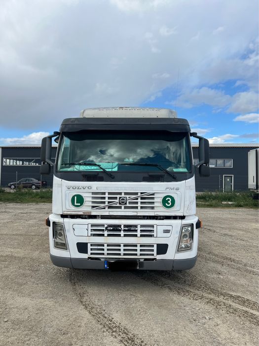 Vand/Schimb Volvo FM9 cu macara