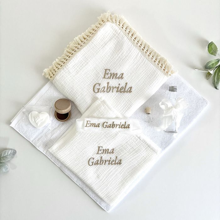 Cufar si trusou personalizat pentru botez