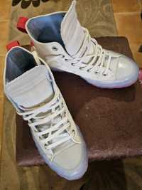 Converse Untitled Canvas Shoes/Sneakers 173208C